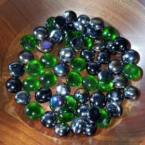60 piece iridescent & green stones - 295